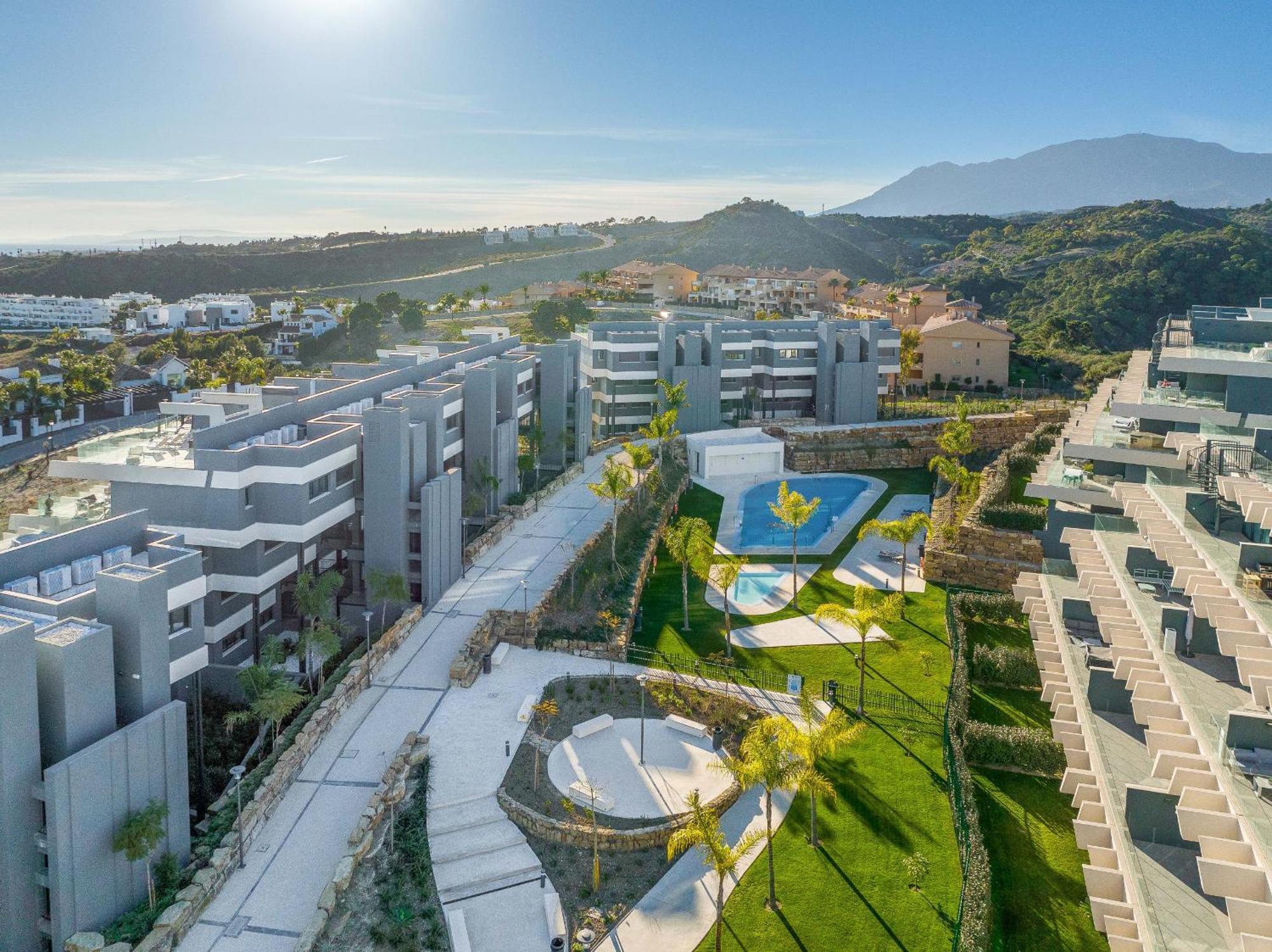 Oasis 325 Penthouse Apartment *